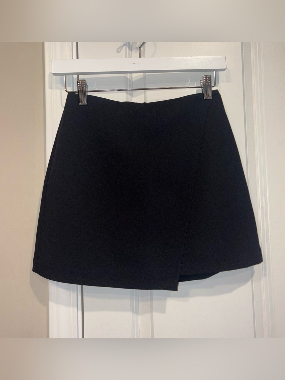 Abercrombie & Fitch Black Pleated Mini Skirt Size Women’s XS